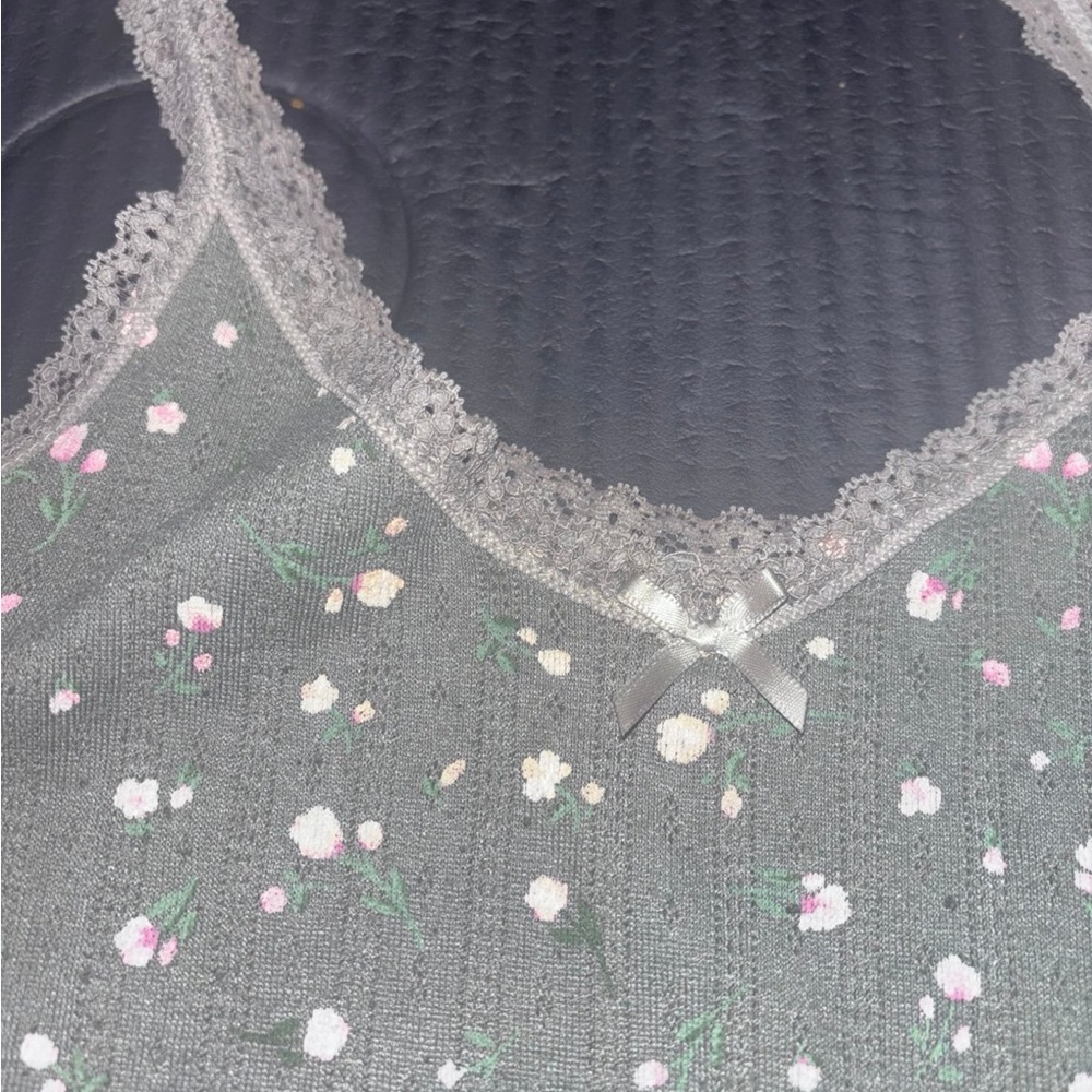 Women’s lace trim top - Picture 3 of 5
